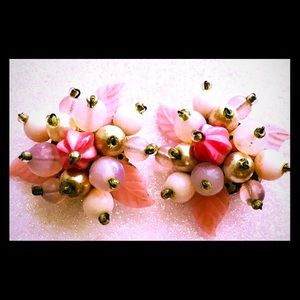 Vintage clip on earings pink glass flowers